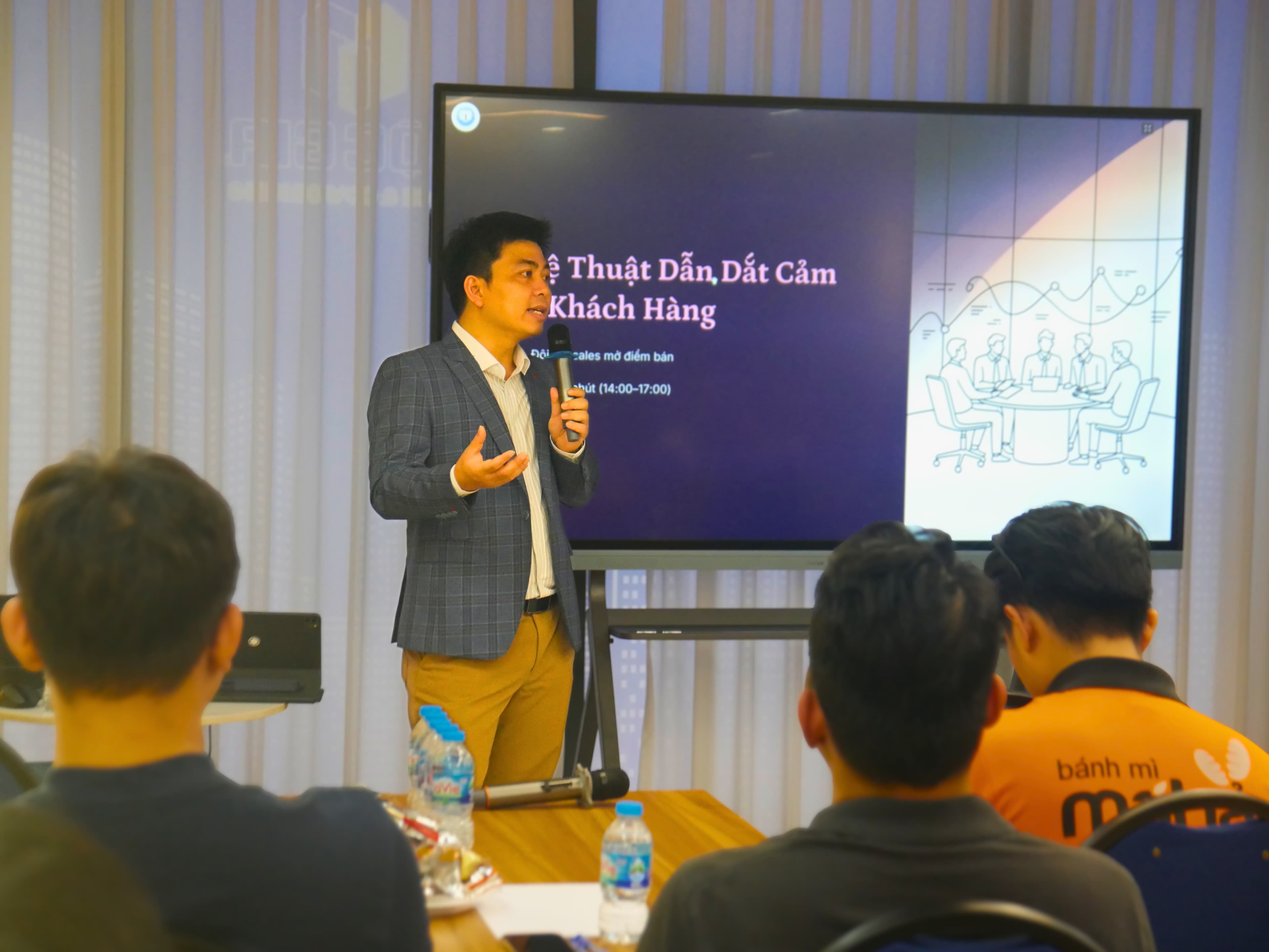 Đào tạo: Má Hải Retouch